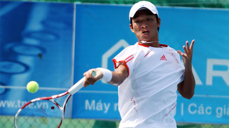 Tennis player Nguyen Hoang Thien travels to Taipei for training