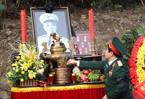 Le général Vo Nguyen Giap repose en paix à Quang Binh