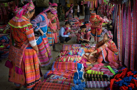 Les couleurs du marché de Hoang Su Phi