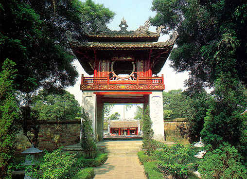 Students study history of Thang Long – Hanoi