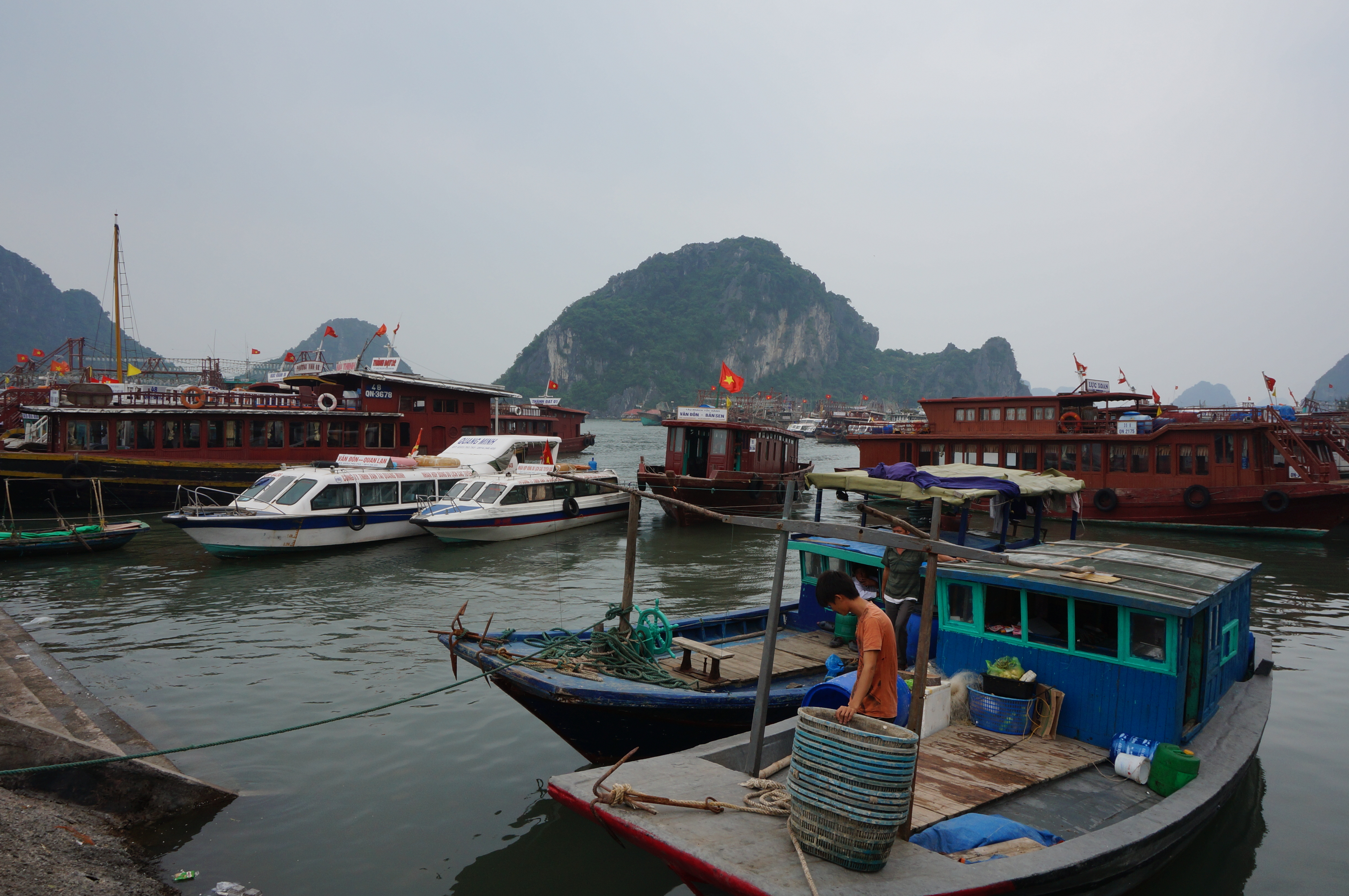 Vân Đồn tập trung xử lý ô nhiễm môi trường tại các xã đảo