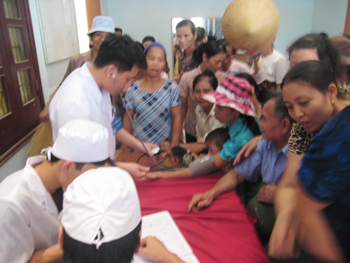 Vĩnh Phúc Đảm bảo tăng giá dịch vụ y tế đồng thời với nâng cao chất lượng khám, chữa bệnh