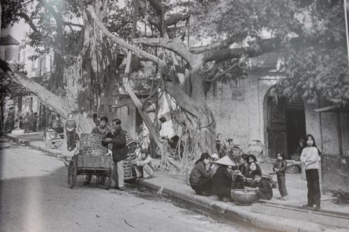 Triển lãm ảnh “John Ramsden  Hà Nội – Mảnh đất hóa tâm hồn”