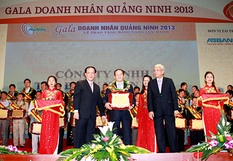 Quang Ninh honours 100 outstanding businesspeople