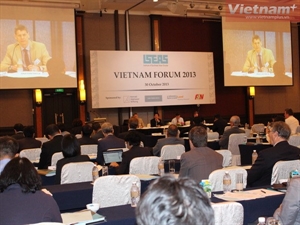 Vietnam remains attractive business location, says Singapore