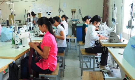 11,750 enterprises restart operation in ten months