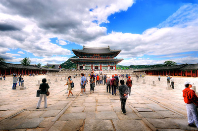 RoK cuts visa fees for Vietnamese tourists
