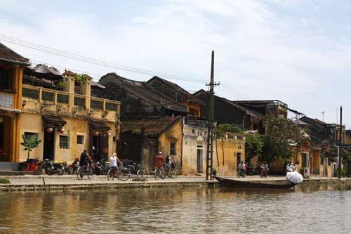 Central region’s tourism services resume after storm