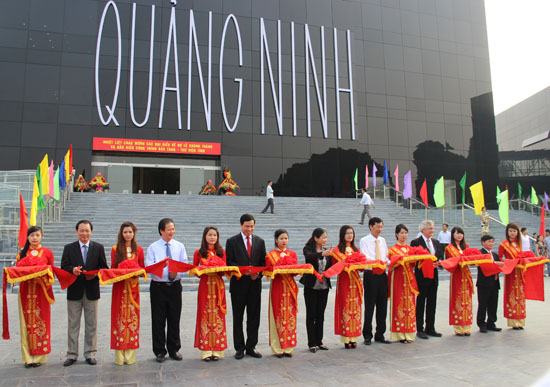 Quảng Ninh Khánh thành, gắn biển nhiều công trình chào mừng kỷ niệm 50 năm thành lập tỉnh