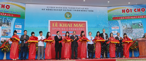 Husbandry, veterinary and aquaculture fair opens in Hanoi
