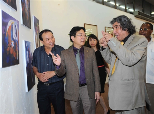Exposition de peinture sur l Égypte à Hanoi