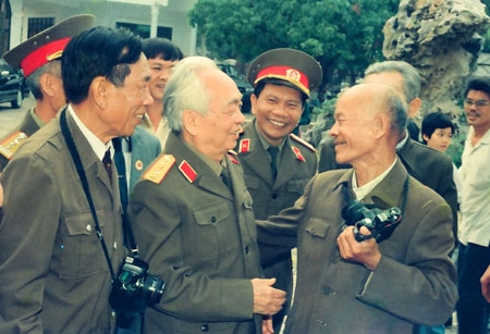 Des images chargées d’émotion sur le Général du peuple