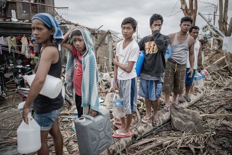 Typhon aux Philippines Un milliard de dollars promis pour la reconstruction des zones dévastées