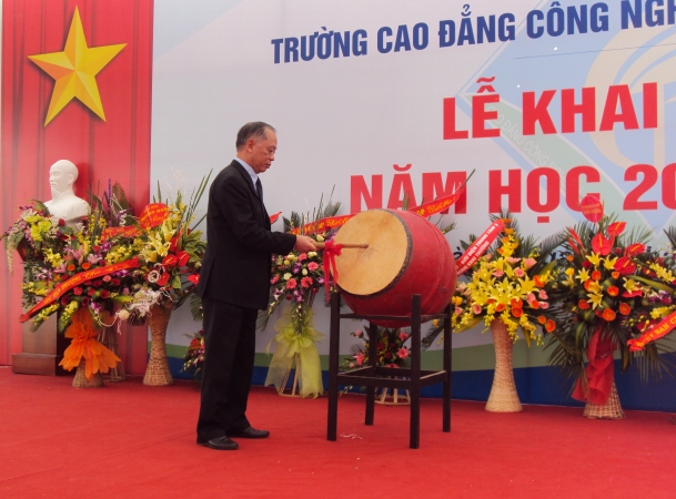Trường Cao đẳng Công nghệ và Thương mại Hà Nội khai giảng năm học mới
