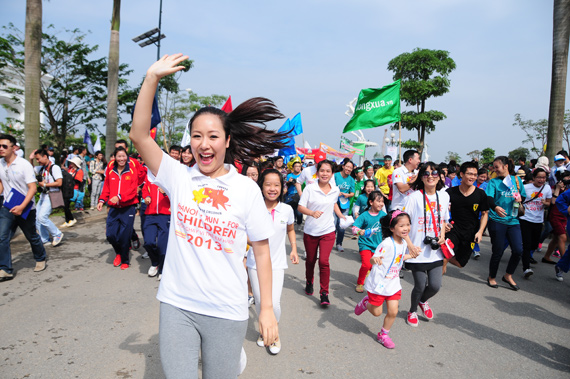 Cuộc chạy Vì trẻ em 2013 Nghĩa cử cao đẹp của cộng đồng