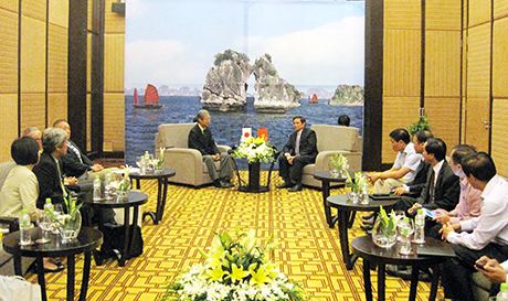 广宁省领导会见日本共同社代表团