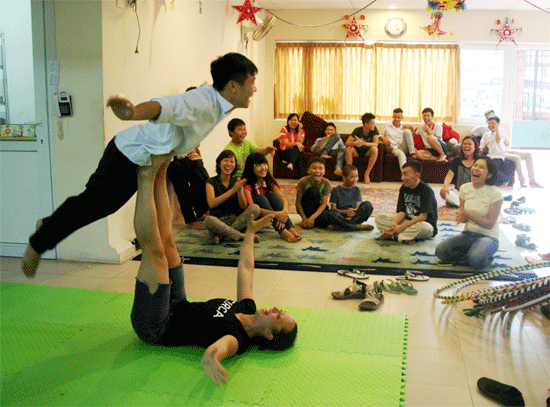 Circus experts from Australia trained Vietnamese people
