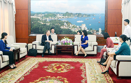 广宁省领导会见世界自然保护联盟专家