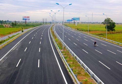Implementing projects connecting Ha Long city to Hanoi – Hai Phong highway