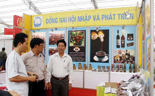 Vietnam – China International Trade Fair opens in Lao Cai