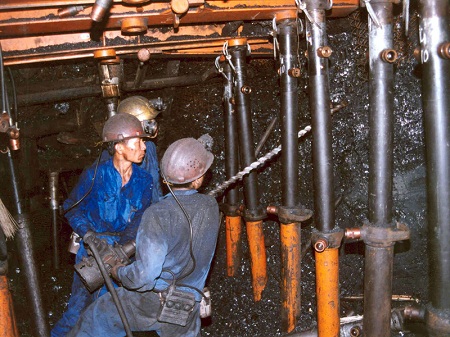Nâng cao ý thức chính trị của đội ngũ công nhân ngành than Quảng Ninh trong thời kỳ mới
