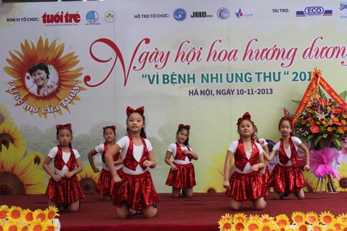 Sunflower Festival “For child cancer patients” 2013