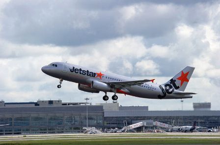Australia and Japan increase low-cost Jetstar stake