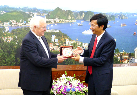 广宁省政府与奥地利国有赌业公司进行工作会晤