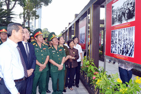 Over 180 photos about Vietnam People’s Army displayed