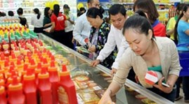 Retail sector growth slows as consumer spending crimp