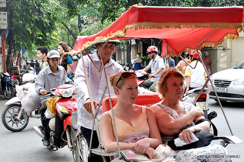 Hanoi welcomes 2 5 millionth foreign visitor