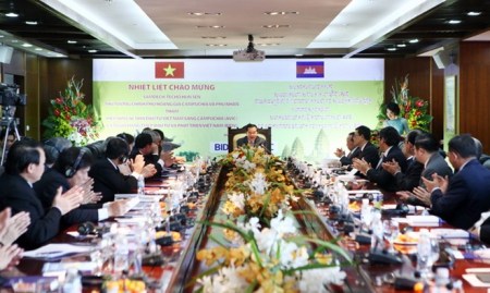 越柬两国力争至2015年双边贸易总额达50亿美元
