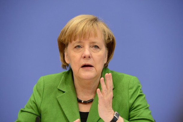 Angela Merkel visits France after re-election