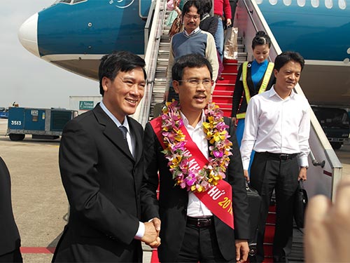 Tan Son Nhat airport welcomes 20 millionth passenger