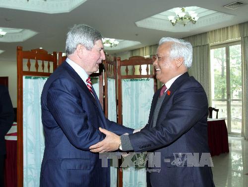 国会副主席汪珠刘与俄罗斯国家杜马副主席举行会谈