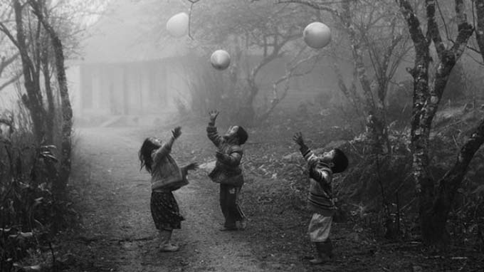Vietnam wins two gold medals at FIAP photo contest