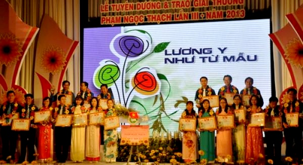 越南医师节58周年纪念活动在全国各地举行