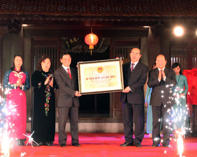 Temple of Literature receives special certificates