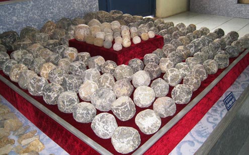 Stone cannonballs discovered under Ho Dynasty Citadel foundations