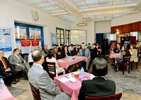 Vietnam Café francophone avec la Ministre française Yamina Benguigui