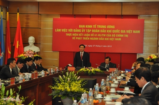 Ban Kinh tế Trung ương làm việc với Tập đoàn Dầu khí quốc gia Việt Nam