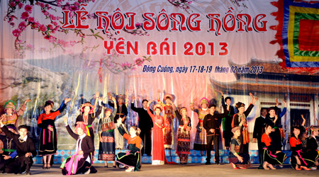 Yên Bai ouverture de la fête du delta du fleuve Rouge 2013