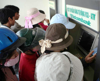 ATM những ngày cận Tết  lại quá tải, hết tiền