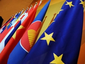 ASEAN-UE dialogue pour la promotion du commerce et de l investissement