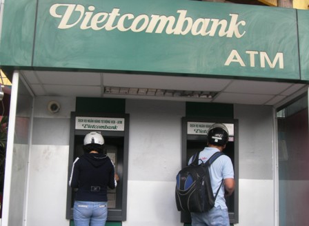 22 ngân hàng không thu phí ATM nội mạng