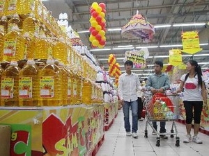 March CPI falls as consumption weakens