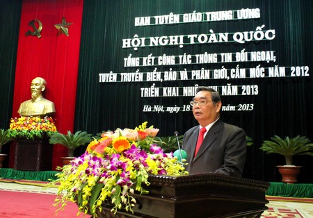 Đẩy mạnh công tác thông tin đối ngoại, tuyên truyền biển, đảo và phân giới cắm mốc