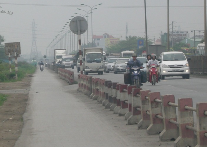 Tháo dỡ dải phân cách trên Quốc lộ 5 Báo chí cần khách quan, chính xác