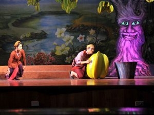 Công diễn “Ăn khế trả vàng”