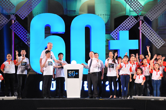 Hà Nội hưởng ứng Giờ Trái đất 2013